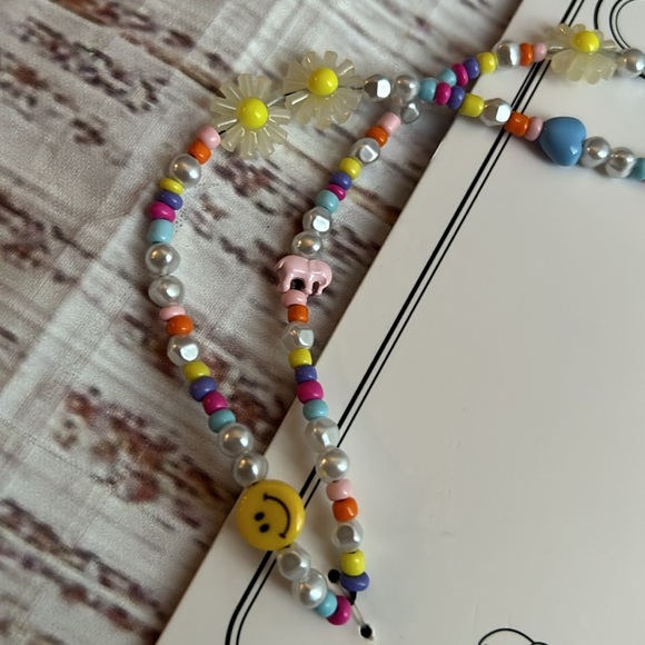 Ivory Ella Phone Strap Beaded Multicolor Daisy Elephant Phone Strap - Picture 2 of 4